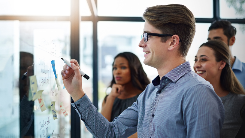 Bráulio Henrique Dias Viana revela como o equilíbrio entre planejamento e ação é a base para o crescimento sustentável das empresas.
