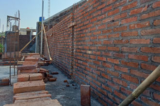 Entenda como pequenas falhas na alvenaria estrutural podem comprometer a durabilidade e o desempenho das paredes.