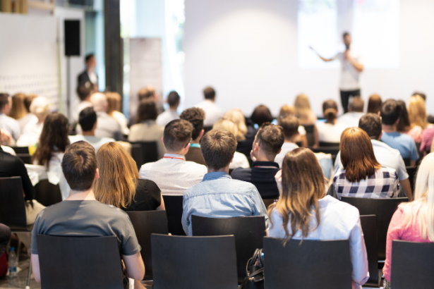 Valorização dos profissionais da educação: por que reconhecer e investir é decisivo para o futuro do Brasil