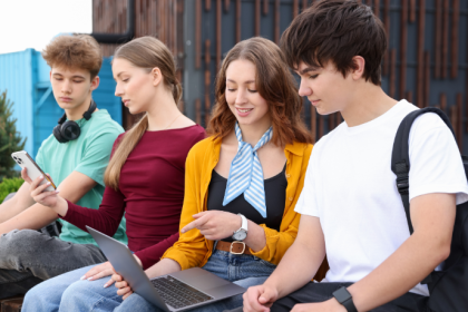 Tecnologias Digitais no Aprendizado Escolar: Por que Avaliar Impactos é Essencial para o Futuro da Educação