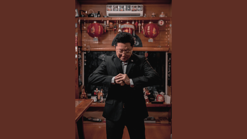 Milton Seigi Hayashi explica o papel dos bioestimuladores no estímulo de colágeno.