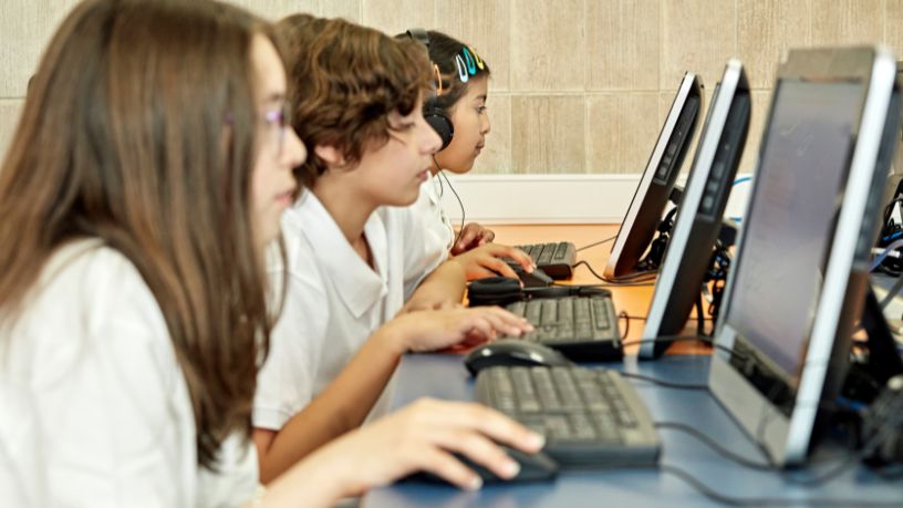 Tecnologia para a Aprendizagem: como iniciativas educacionais inovadoras estão transformando o ensino público