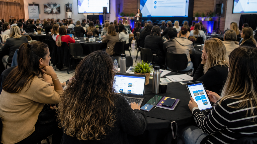 O papel dos fóruns pedagógicos na modernização do ensino público e na integração digital das escolas sul-mato-grossenses