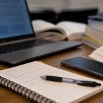 Inteligência artificial na universidade: por que estudantes precisam aprender a usar IA de forma crítica para se destacar no mercado